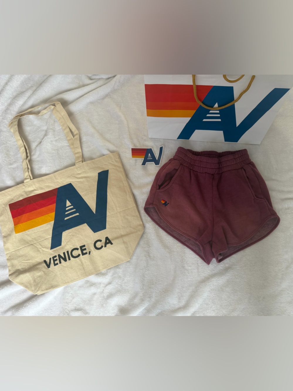 NWT Aviator Nation ESSENTIAL SHORTS - FADED BERRY size Extra Small + Tote